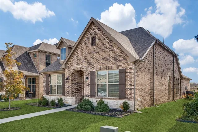 $2,450 | 1224 West Yarrow Avenue, Justin, TX 76247