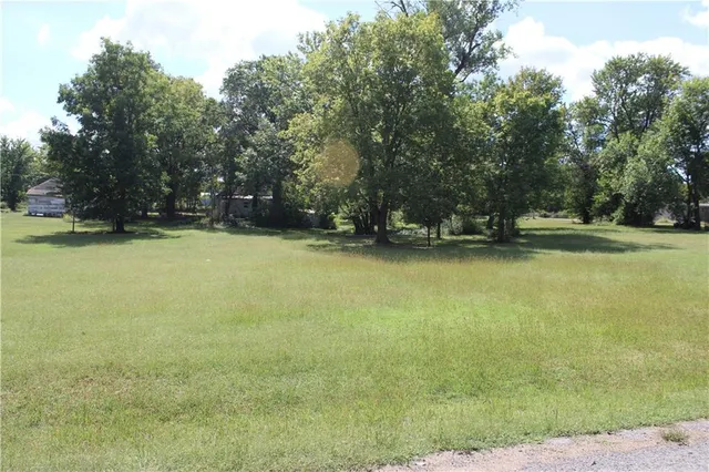 $2,000 | West 8th Street, Mulberry, KS 66756