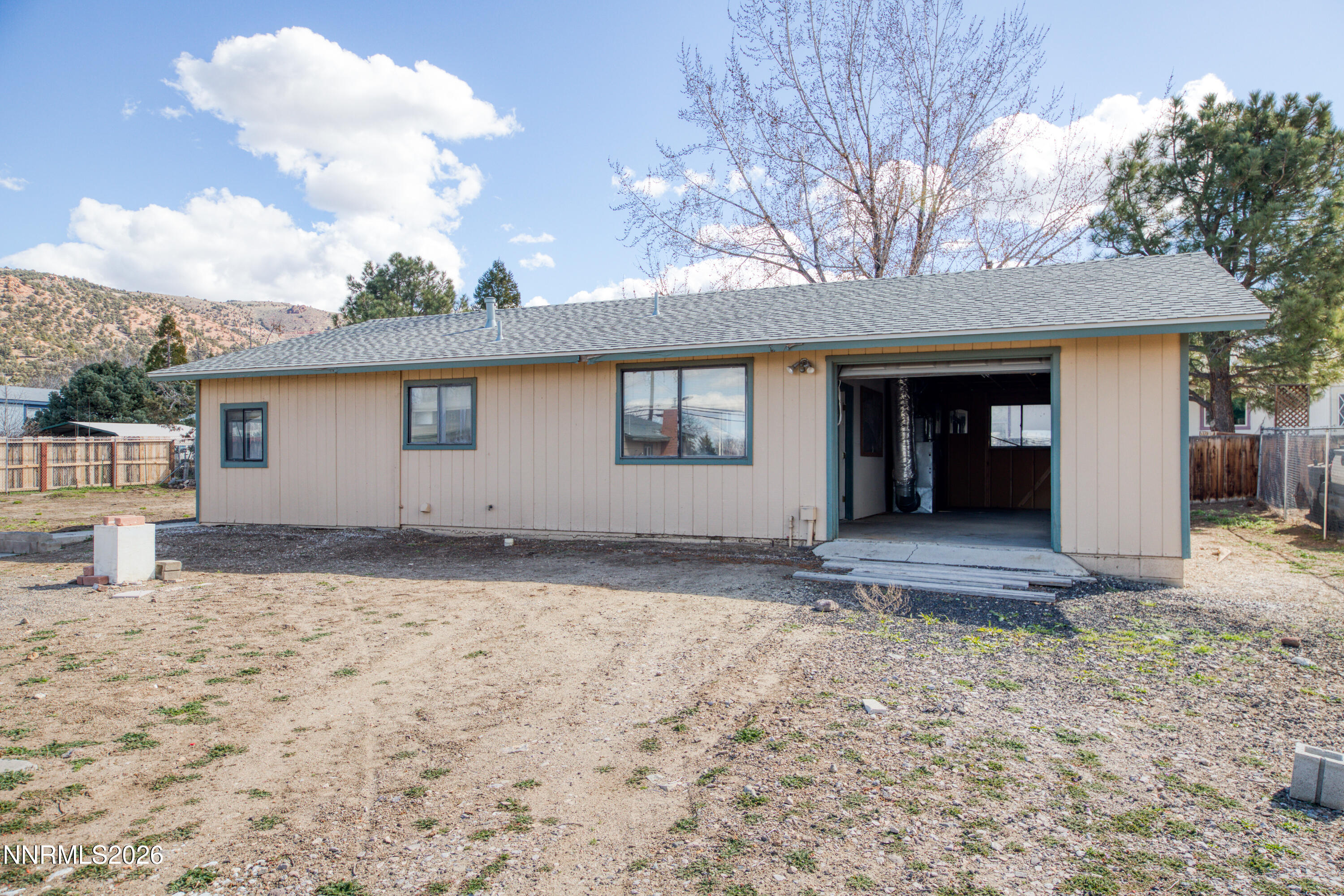 15470 Kivett Lane Reno, NV 89521 - Photo 3 of 39 Kivett15470-037