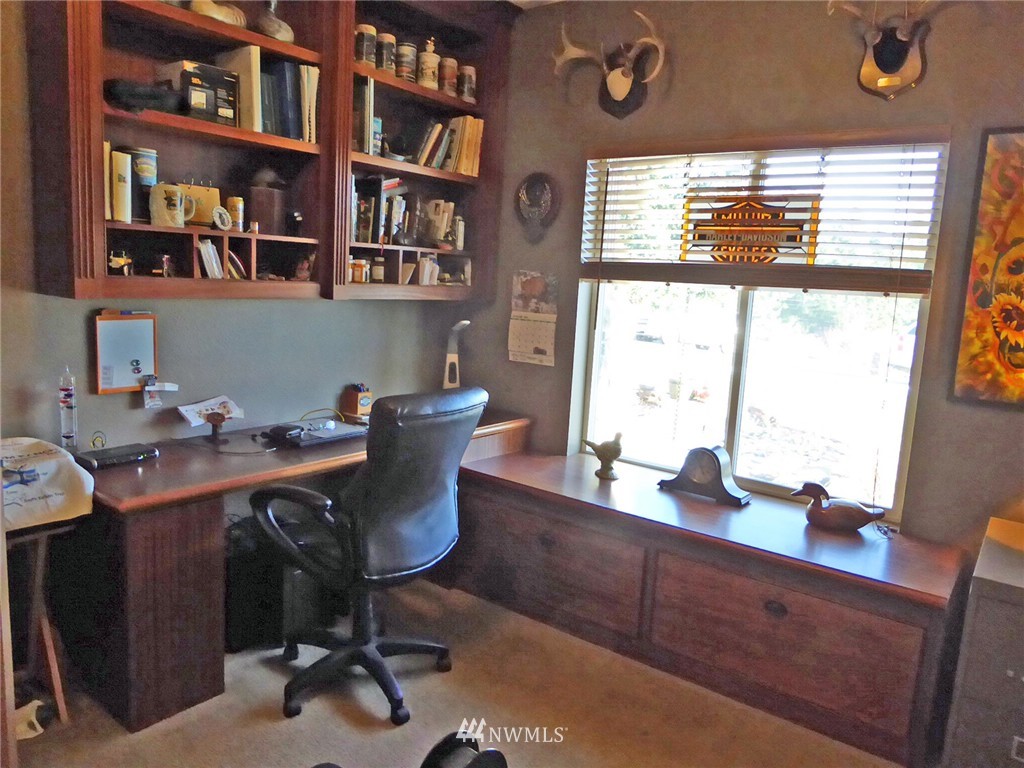 21341 Michigan Hill Road Southwest Rochester, WA 98579 - Photo 11 of 25 Gallery Image 11