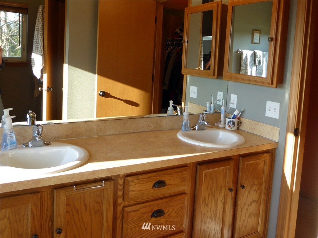 21341 Michigan Hill Road Southwest Rochester, WA 98579 - Photo 15 of 25 Gallery Image 15