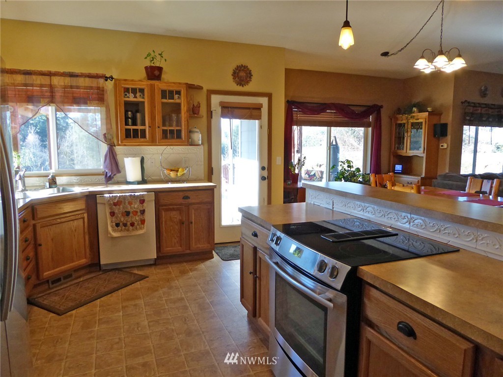 21341 Michigan Hill Road Southwest Rochester, WA 98579 - Photo 5 of 25 Gallery Image 5