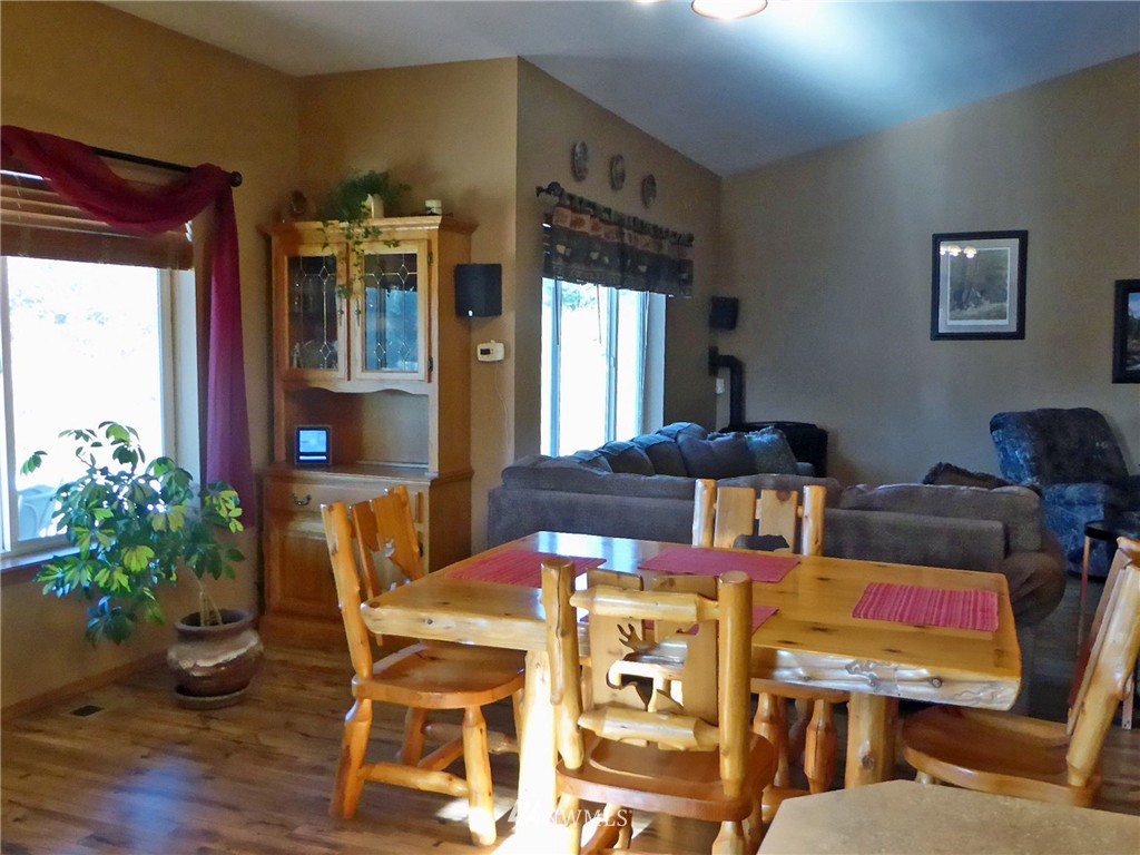 21341 Michigan Hill Road Southwest Rochester, WA 98579 - Photo 9 of 25 Gallery Image 9