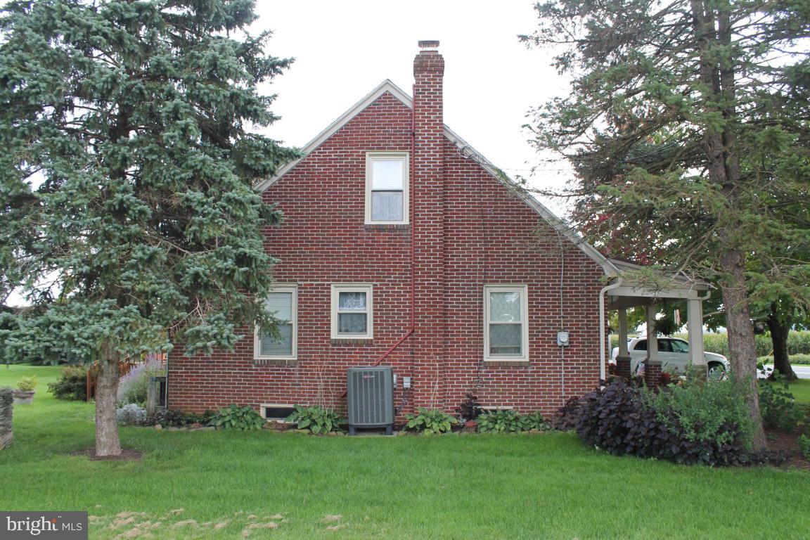 1575 South Colebrook Road Manheim, PA 17545 - Photo 12 of 19