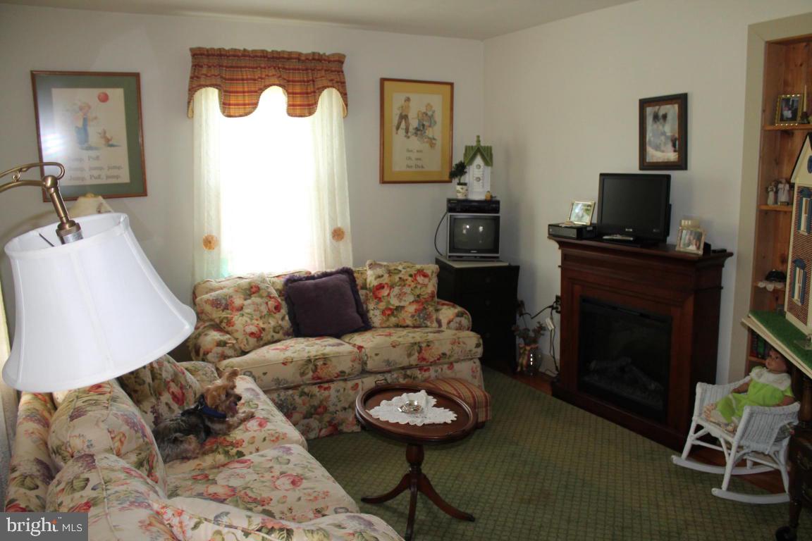 1575 South Colebrook Road Manheim, PA 17545 - Photo 6 of 19