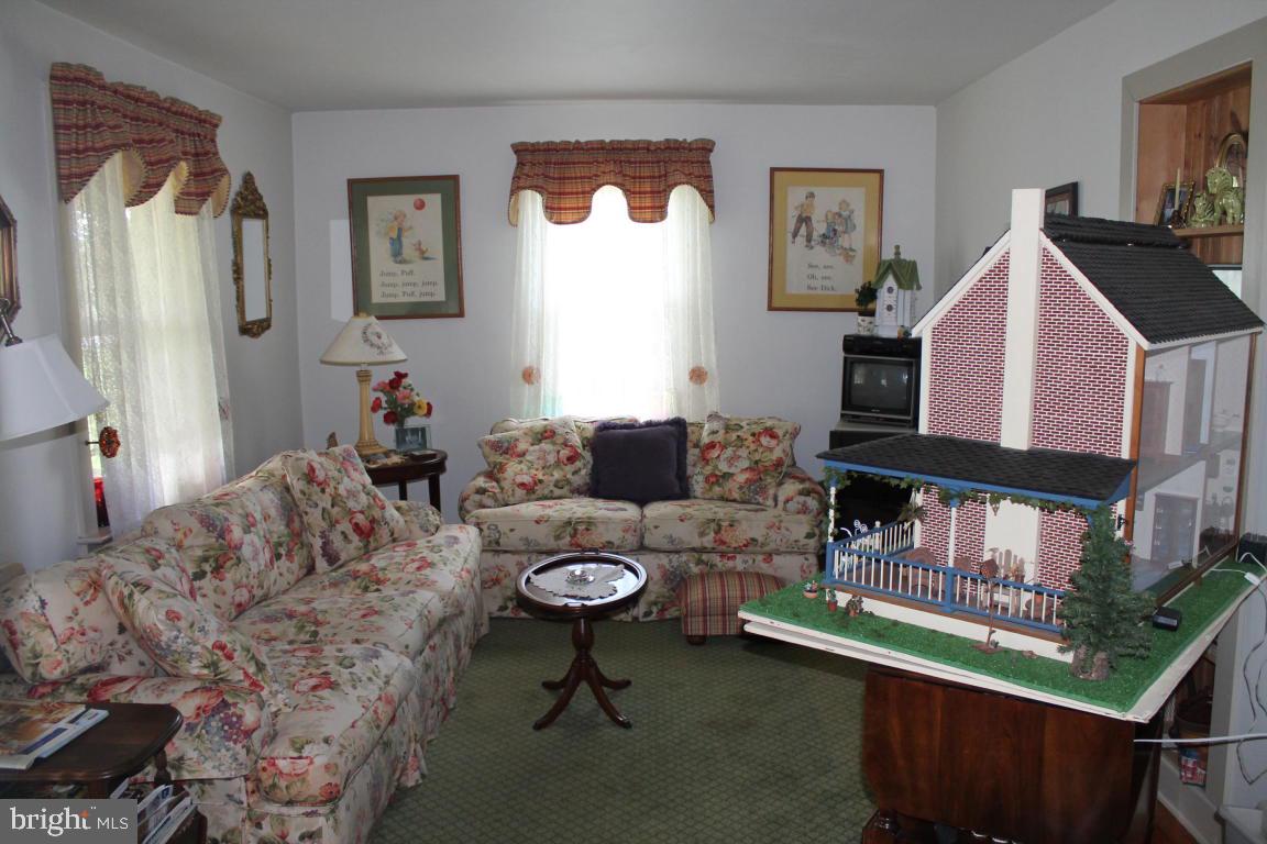 1575 South Colebrook Road Manheim, PA 17545 - Photo 7 of 19