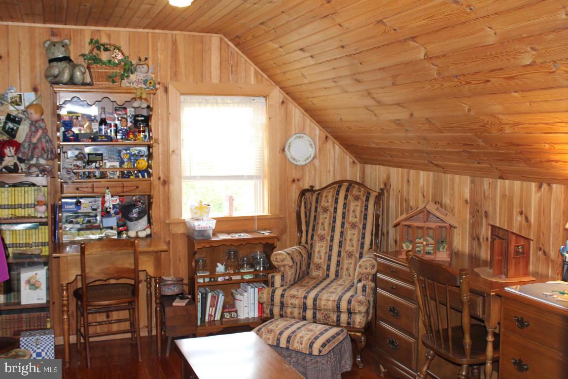 1575 South Colebrook Road Manheim, PA 17545 - Photo 10 of 19