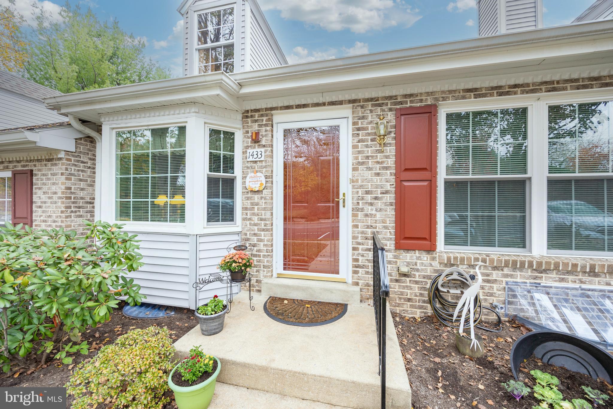 1433 Country Club Drive Springfield, PA 19064 - Photo 4 of 32