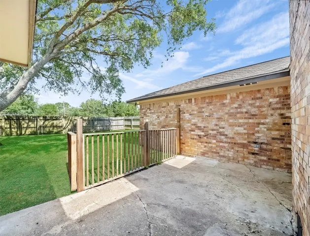 $2,095 | 3806 Montego Drive, Baytown, TX 77521