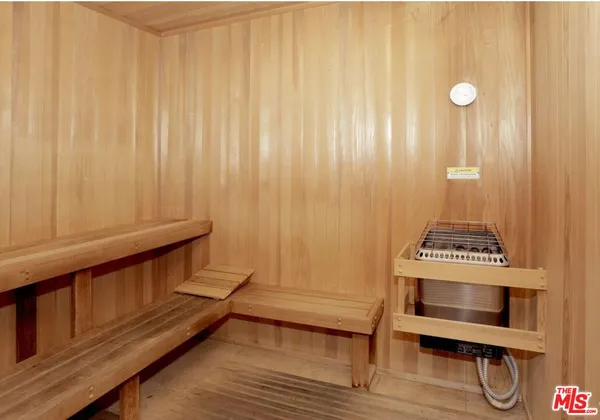 $6,995 | 1040 Glendon Avenue, Unit 4184, Los Angeles, CA 90024