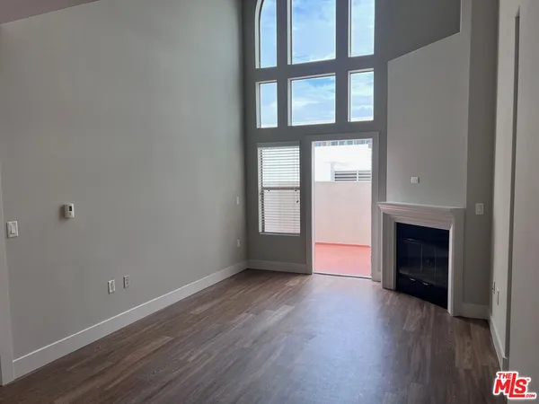 $6,995 | 1040 Glendon Avenue, Unit 4184, Los Angeles, CA 90024