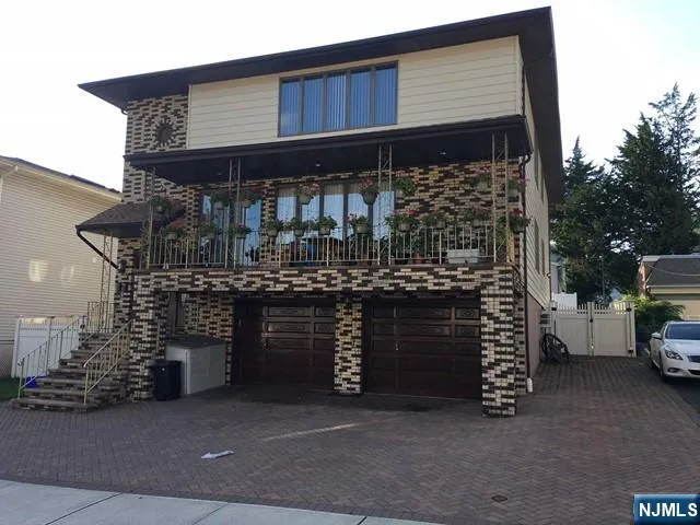 $3,500 | 422 1st Street, Carlstadt, NJ 07072