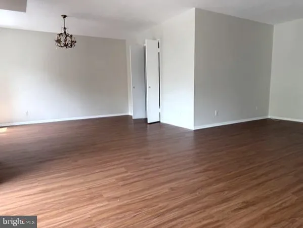 $2,900 | 307 Yoakum Parkway, Unit 310, Alexandria, VA 22304