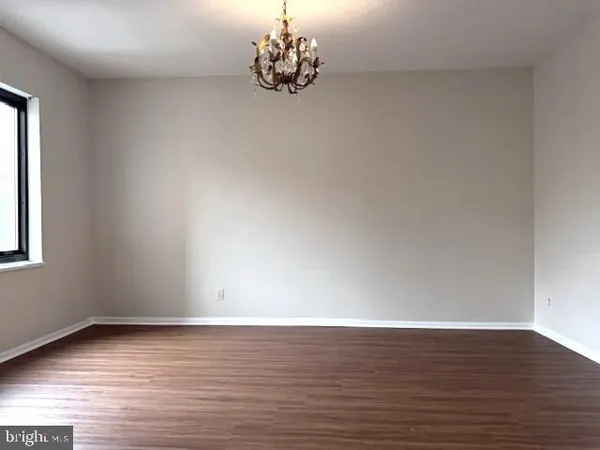 $2,900 | 307 Yoakum Parkway, Unit 310, Alexandria, VA 22304