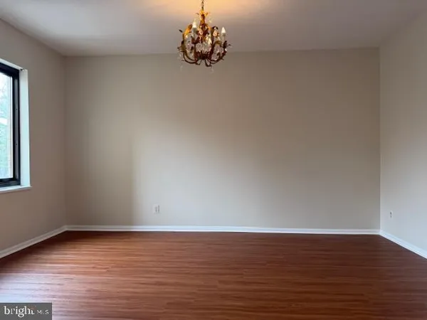 $2,900 | 307 Yoakum Parkway, Unit 310, Alexandria, VA 22304