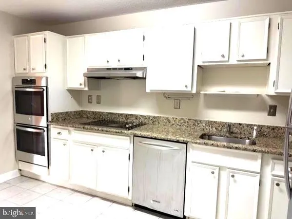 $2,900 | 307 Yoakum Parkway, Unit 310, Alexandria, VA 22304