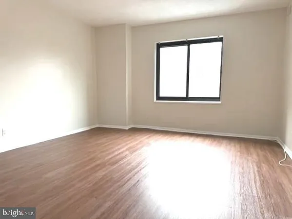 $2,900 | 307 Yoakum Parkway, Unit 310, Alexandria, VA 22304