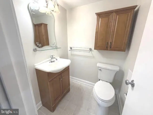 $2,900 | 307 Yoakum Parkway, Unit 310, Alexandria, VA 22304