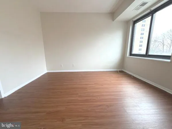 $2,900 | 307 Yoakum Parkway, Unit 310, Alexandria, VA 22304