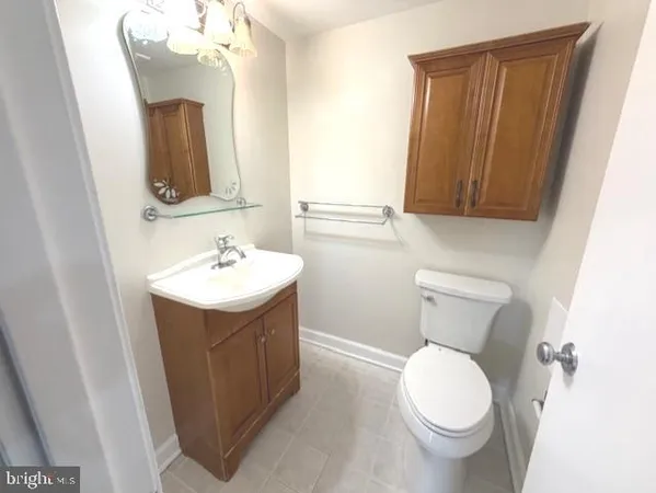 $2,900 | 307 Yoakum Parkway, Unit 310, Alexandria, VA 22304