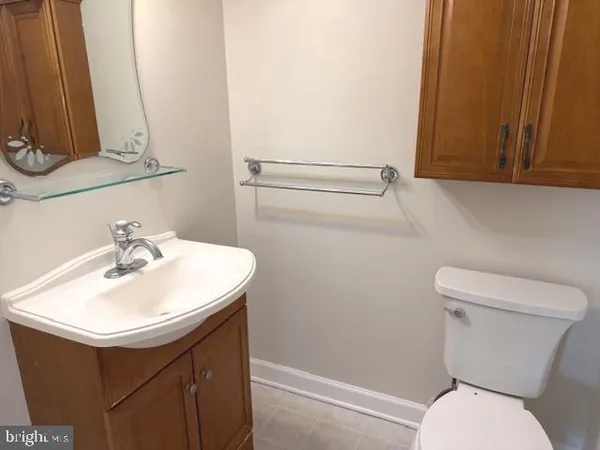 $2,900 | 307 Yoakum Parkway, Unit 310, Alexandria, VA 22304