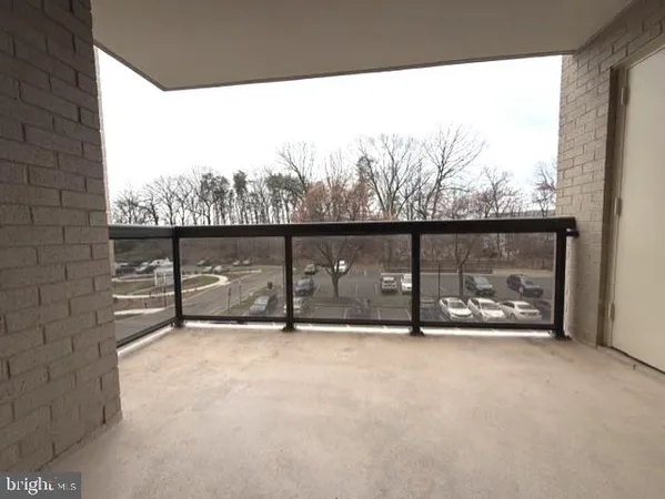 $2,900 | 307 Yoakum Parkway, Unit 310, Alexandria, VA 22304