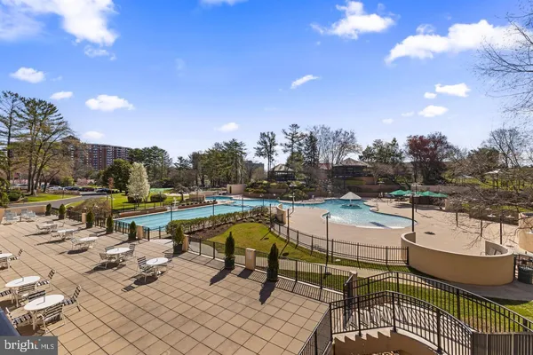 $2,900 | 307 Yoakum Parkway, Unit 310, Alexandria, VA 22304