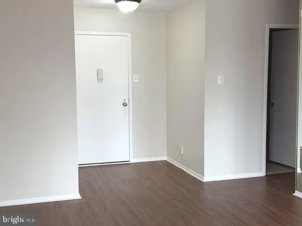 $2,900 | 307 Yoakum Parkway, Unit 310, Alexandria, VA 22304