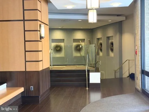 $2,900 | 307 Yoakum Parkway, Unit 310, Alexandria, VA 22304