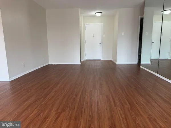 $2,900 | 307 Yoakum Parkway, Unit 310, Alexandria, VA 22304