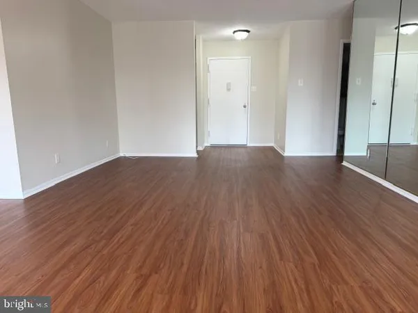 $2,900 | 307 Yoakum Parkway, Unit 310, Alexandria, VA 22304