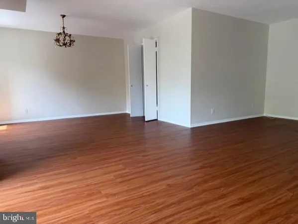 $2,900 | 307 Yoakum Parkway, Unit 310, Alexandria, VA 22304