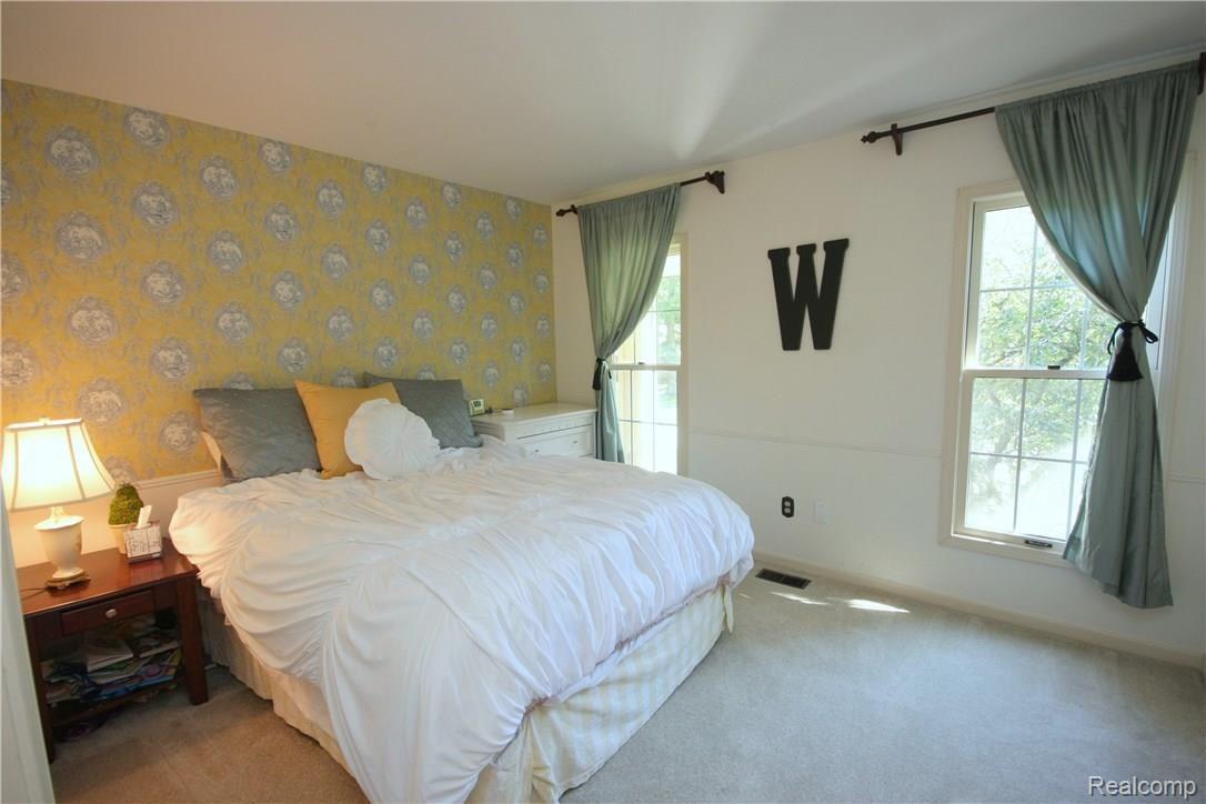 2884 Woodford Circle Rochester, MI 48306 - Photo 25 of 43 089.JPG