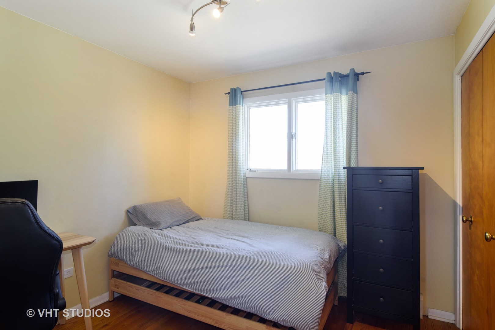49 Miller Road Lake Zurich, IL 60047 - Photo 14 of 19 a bedroom with a bed and a window