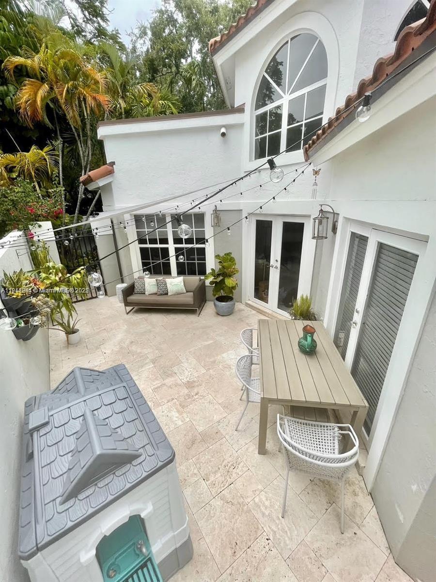 3070 Allamanda Street, Unit J Miami, FL 33133 - Photo 17 of 22