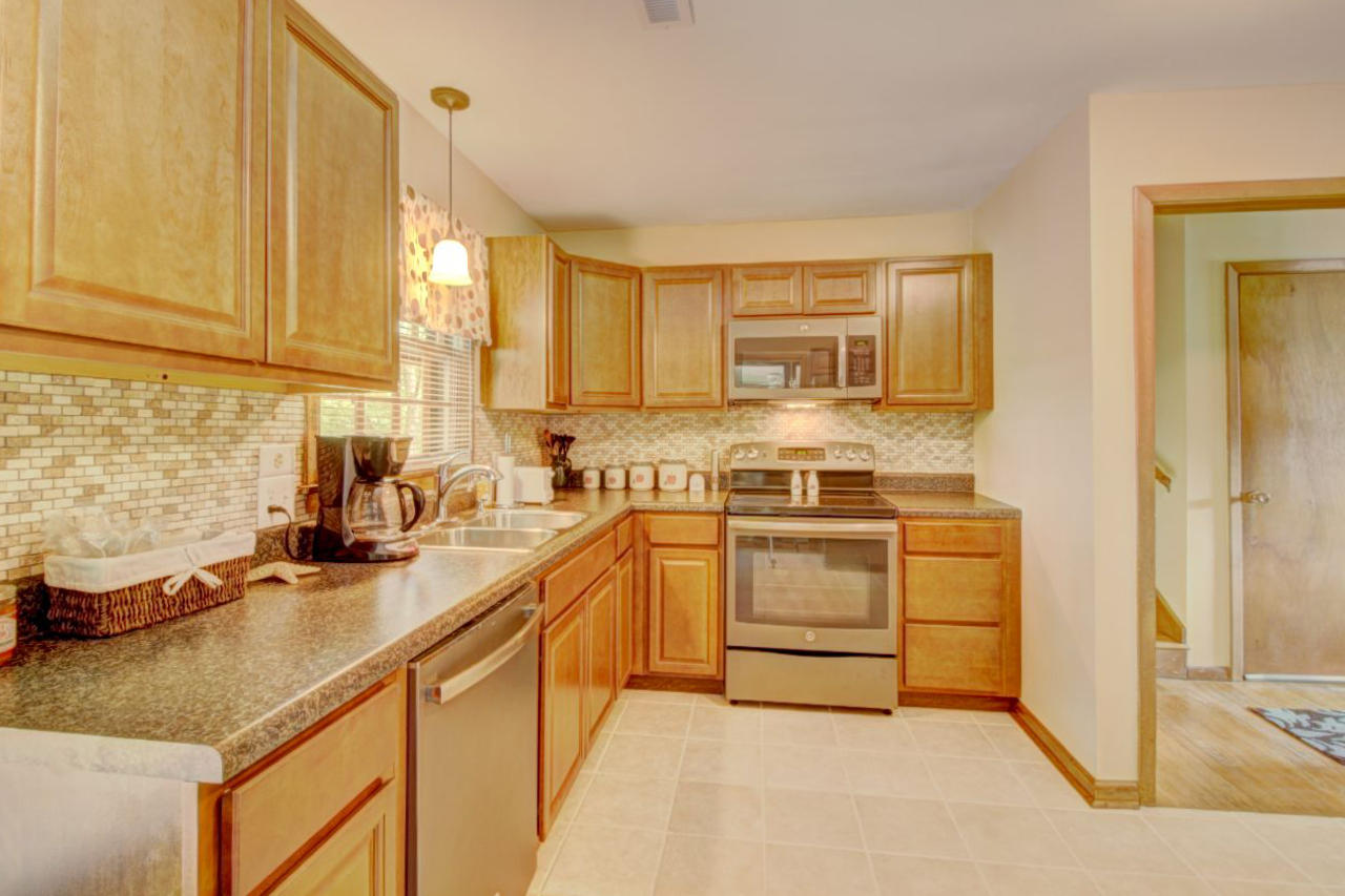 3721 Cherrylog Road Knoxville, TN 37921 - Photo 11 of 35 Tile Backsplash