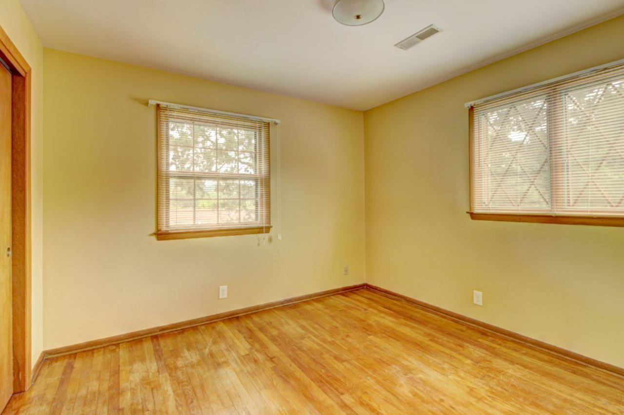 3721 Cherrylog Road Knoxville, TN 37921 - Photo 21 of 35 Bedroom 2