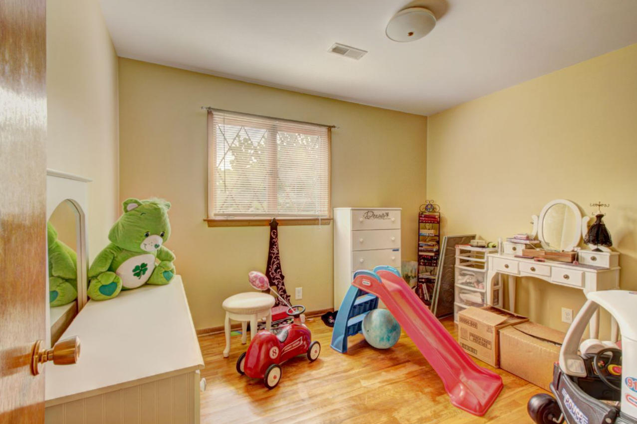 3721 Cherrylog Road Knoxville, TN 37921 - Photo 22 of 35 Bedroom 3