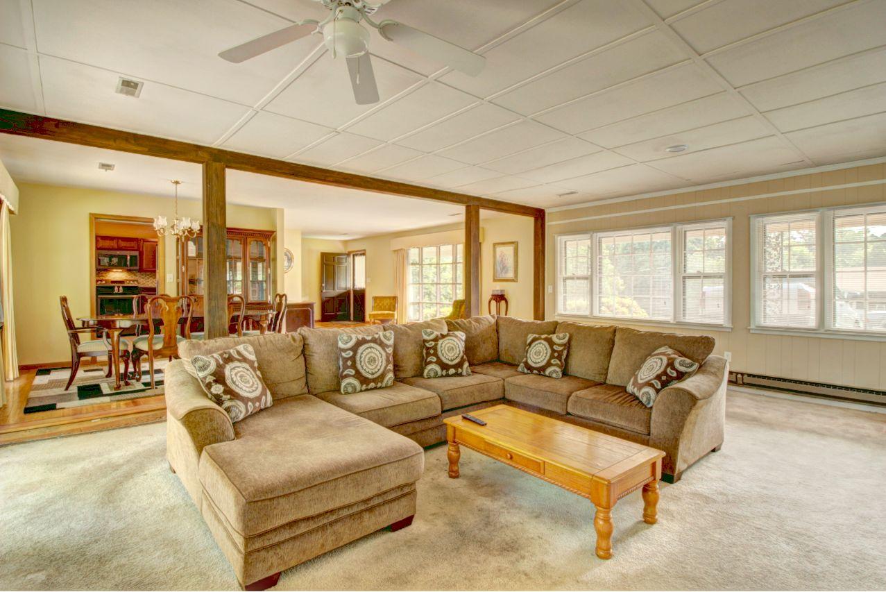 3721 Cherrylog Road Knoxville, TN 37921 - Photo 5 of 35 Family Room