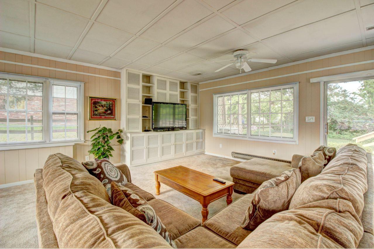 3721 Cherrylog Road Knoxville, TN 37921 - Photo 7 of 35 Family Room