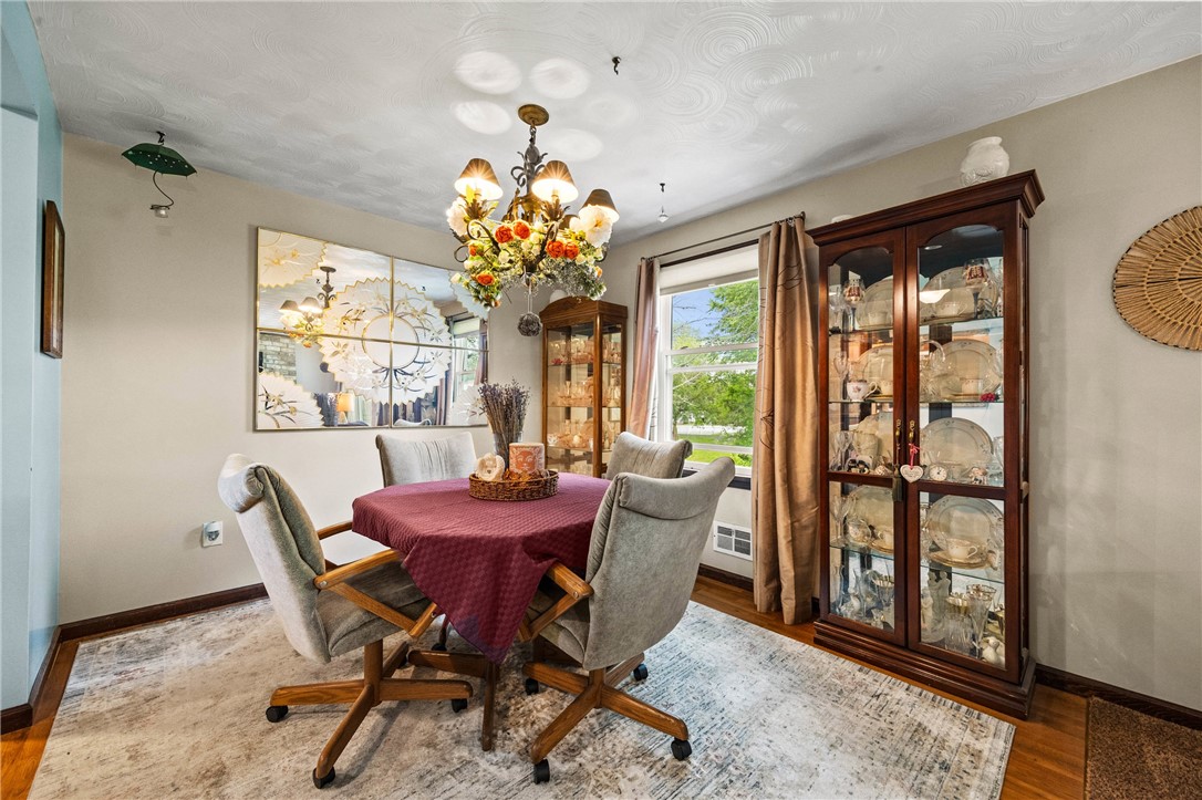 1140 Willits Road Ontario, NY 14519 - Photo 11 of 50 Dining area in main house