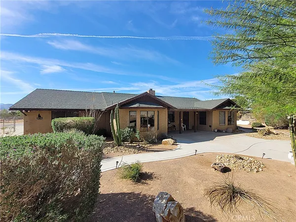 $445,000 | 23677 Cahuilla Road, Apple Valley, CA 92307