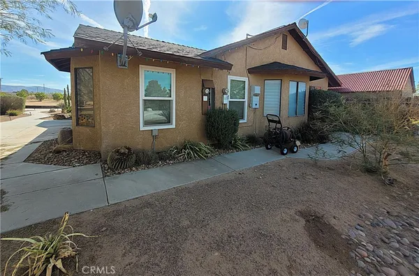 $445,000 | 23677 Cahuilla Road, Apple Valley, CA 92307