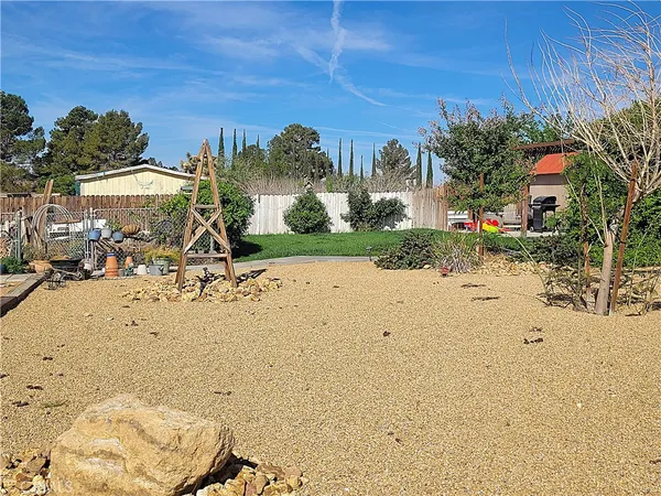 $445,000 | 23677 Cahuilla Road, Apple Valley, CA 92307
