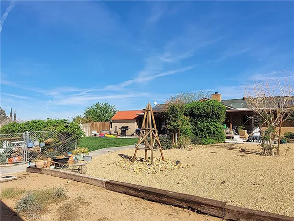 $445,000 | 23677 Cahuilla Road, Apple Valley, CA 92307