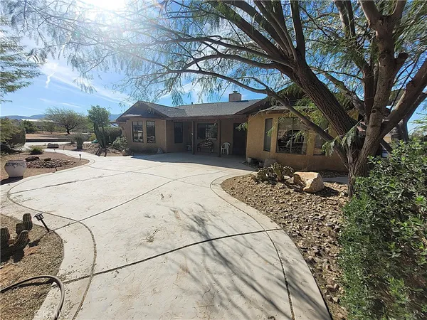 $445,000 | 23677 Cahuilla Road, Apple Valley, CA 92307