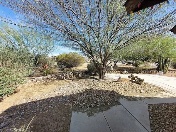 $445,000 | 23677 Cahuilla Road, Apple Valley, CA 92307