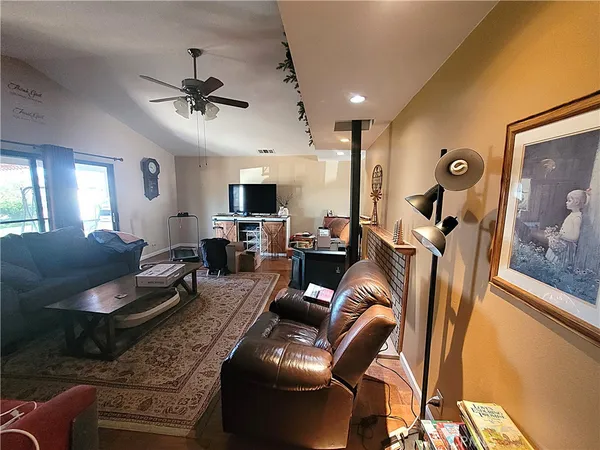 $445,000 | 23677 Cahuilla Road, Apple Valley, CA 92307