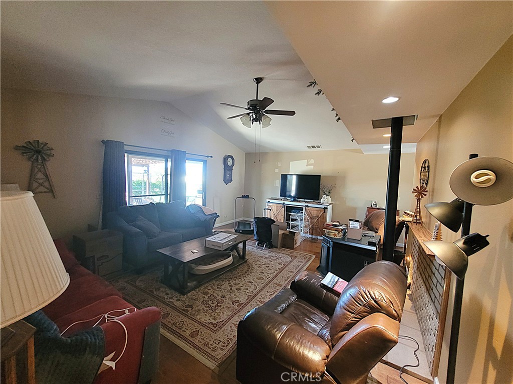 23677 Cahuilla Road Apple Valley, CA 92307 - Photo 8 of 29