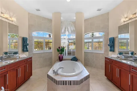 $1,374,000 | 3522 Southeast 19th Avenue, Cape Coral, FL 33904